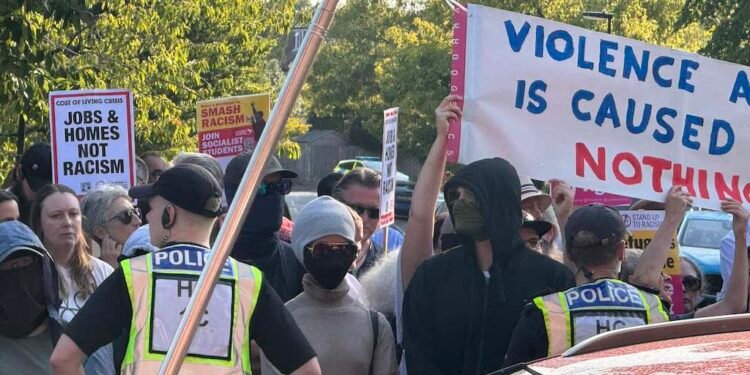 Hundreds of Fed Up locals Protest illegal-Migrants at Highfield House Hotel in Southampton